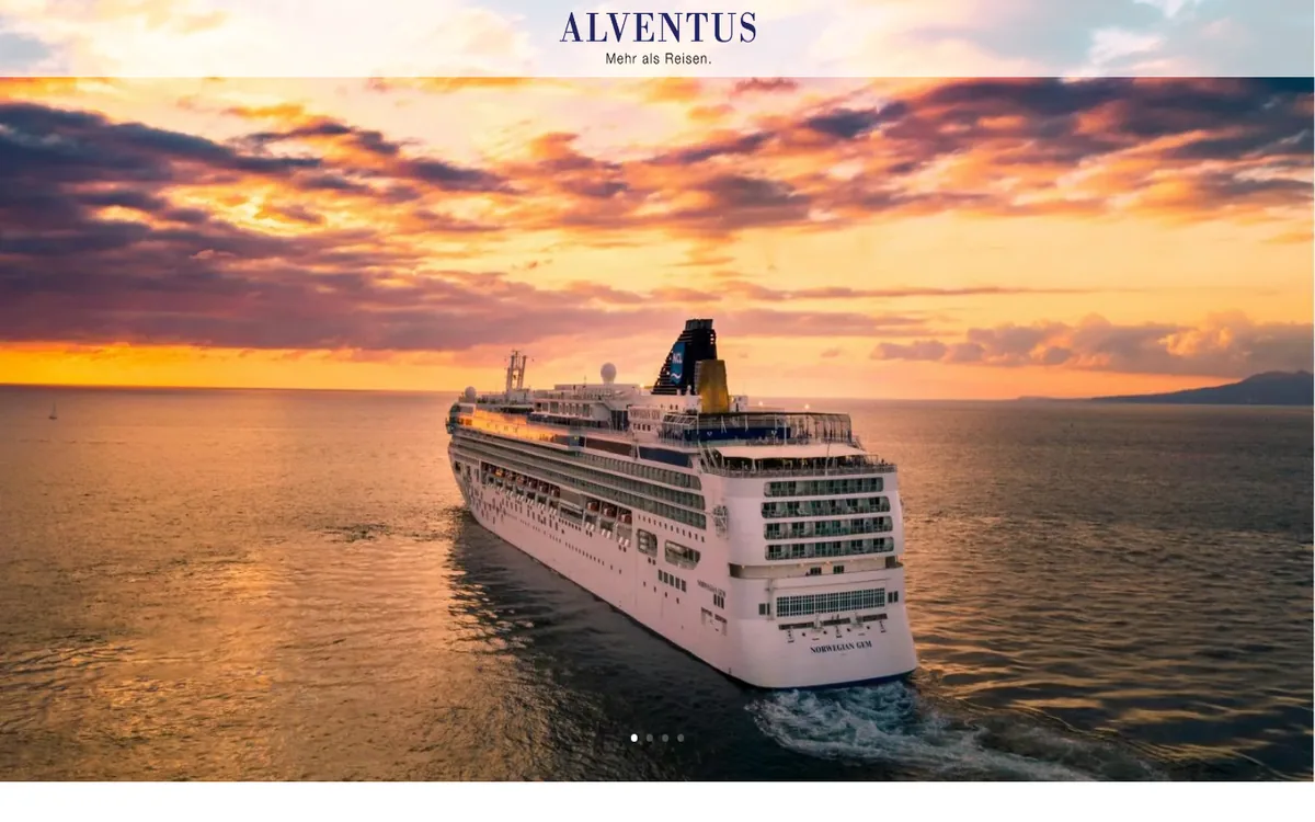 Startseite von ALVENTUS mit Kreuzfahrtschiff im Abendlicht